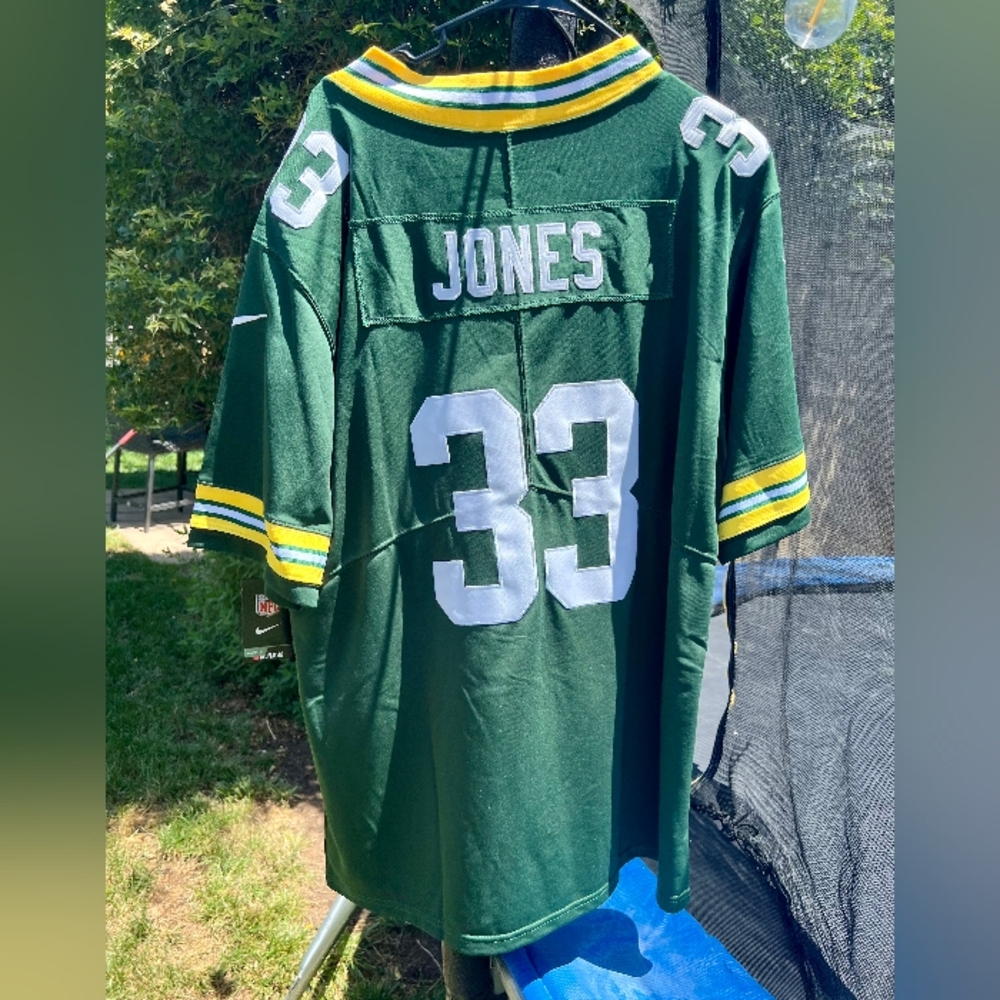 Brand New With Tags! Nike Greenbay Packers Aaron Jones Jersey